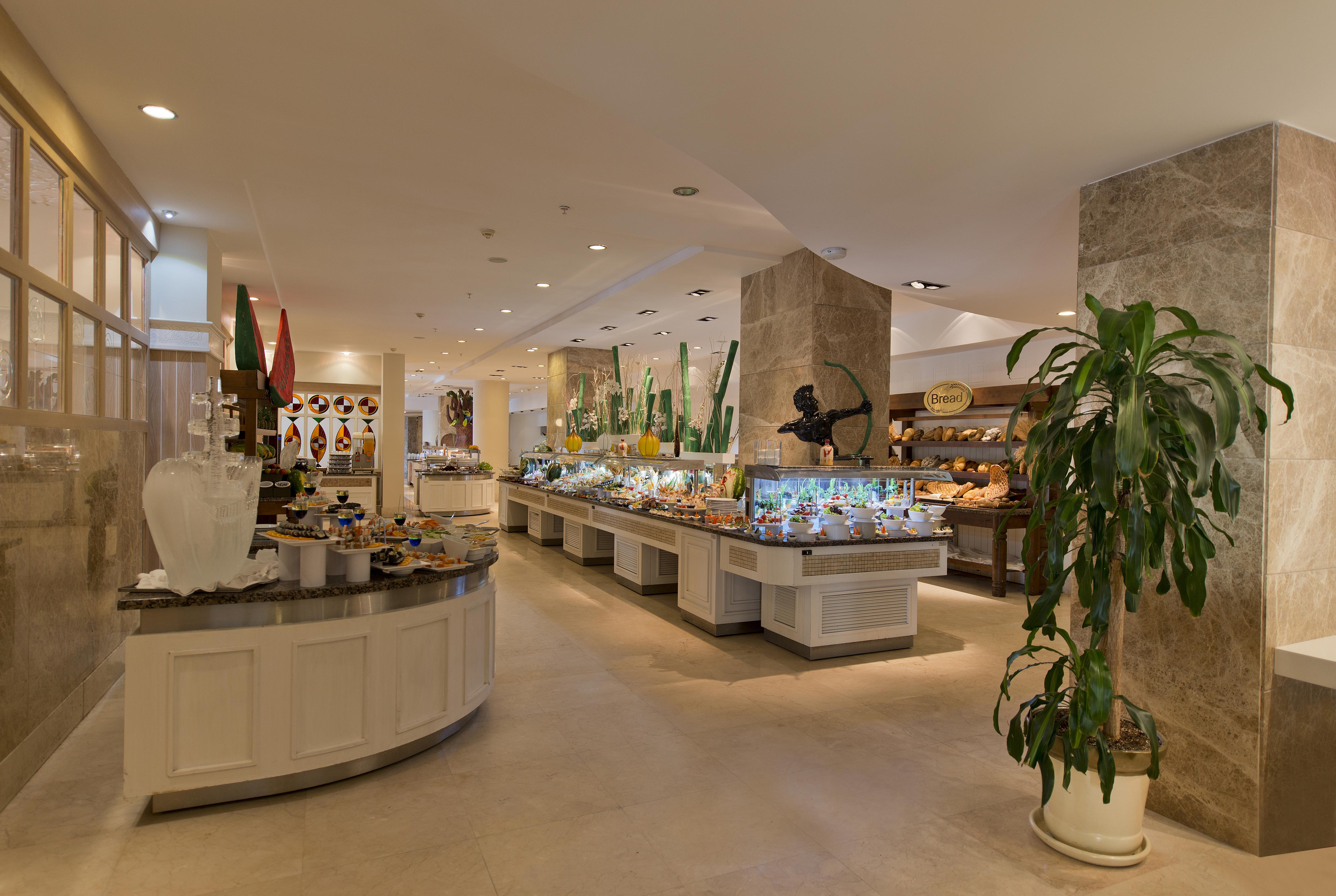 Sentido Kamelya Fulya Hotel & Aqua Colakli ภายนอก รูปภาพ The buffet at the Grand Hyatt Hotel, Amman, Jordan