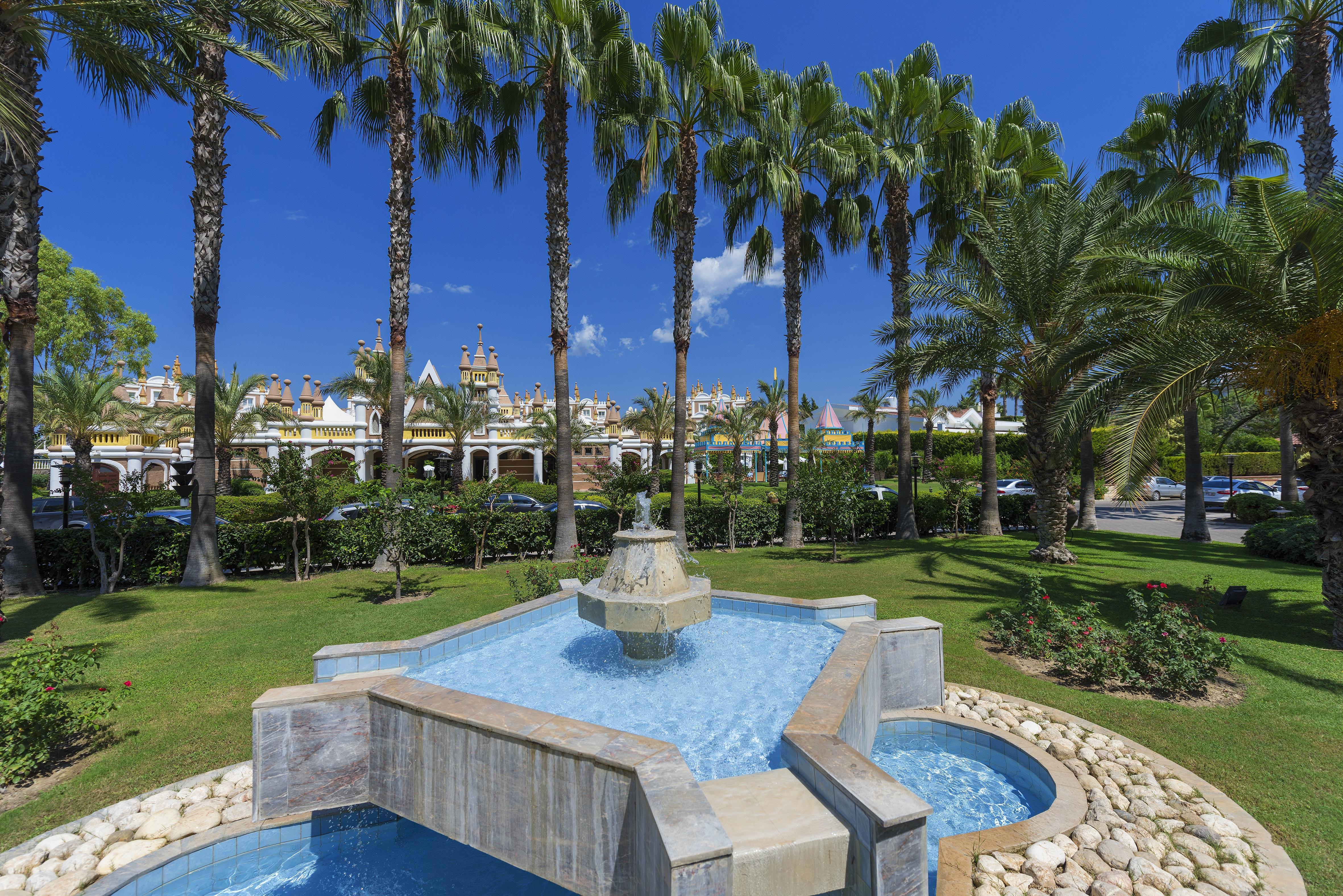Sentido Kamelya Fulya Hotel & Aqua Colakli ภายนอก รูปภาพ Fountain in the resort