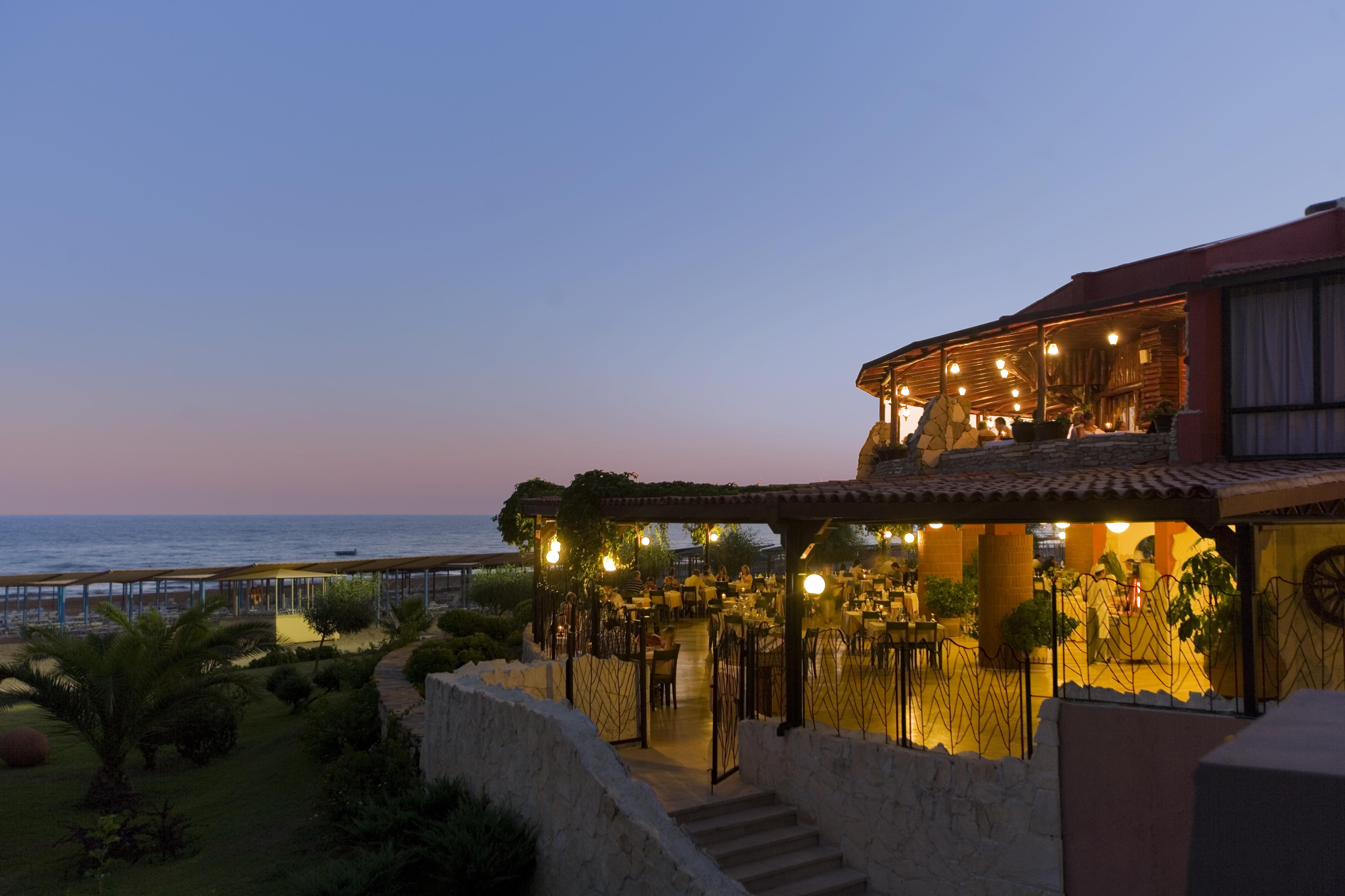 Sentido Kamelya Fulya Hotel & Aqua Colakli ภายนอก รูปภาพ The restaurant at the hotel